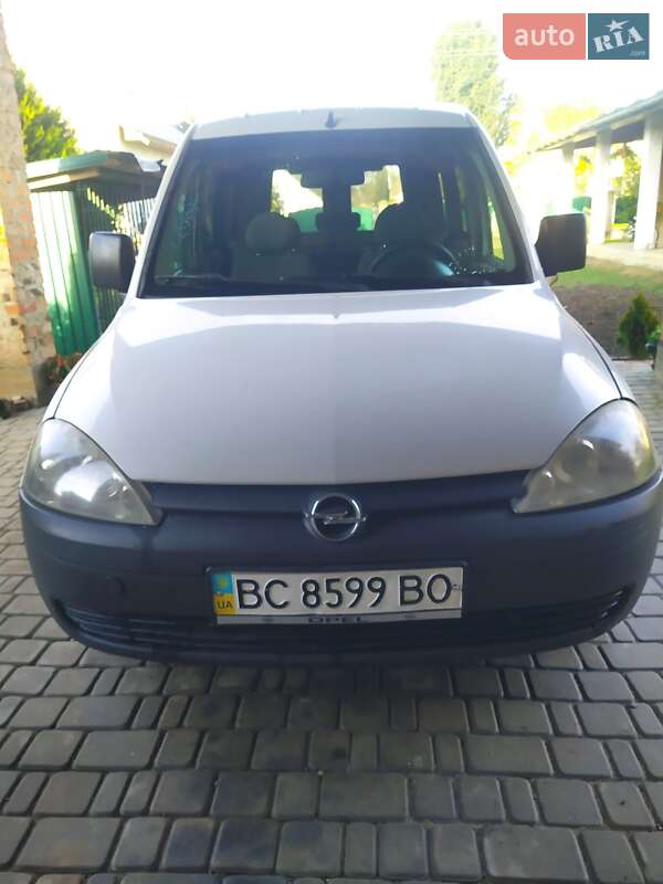 Минивэн Opel Combo 2004 в 