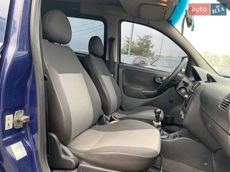 Минивэн Opel Combo 2008 в Киеве