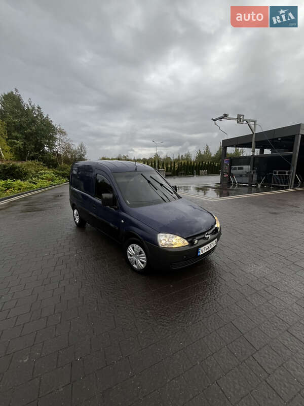 Грузовой фургон Opel Combo 2005 в Ивано-Франковске