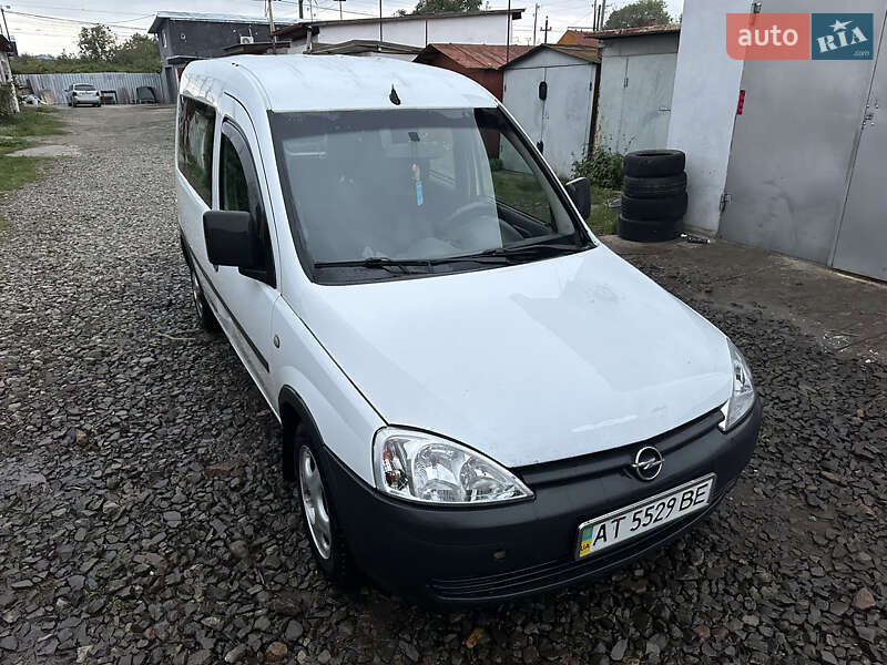 Минивэн Opel Combo 2004 в Стрые