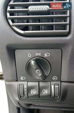 Минивэн Opel Combo 2010 в 