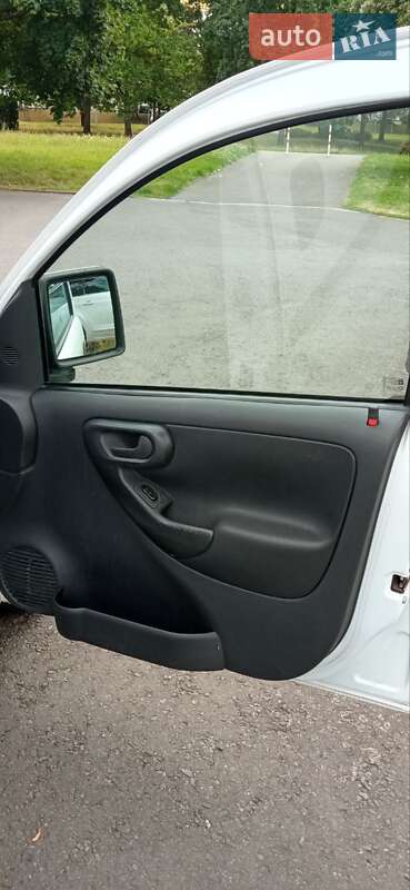 Минивэн Opel Combo 2010 в Врадиевке