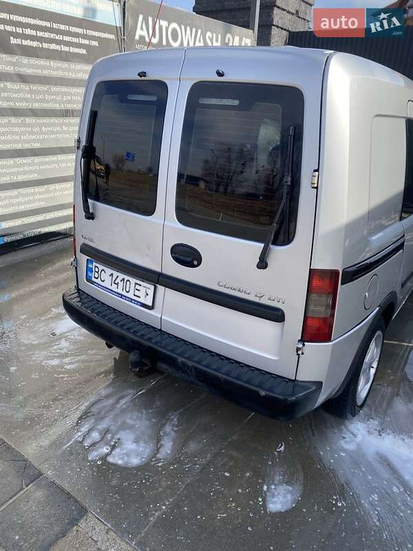 Opel Combo 2004