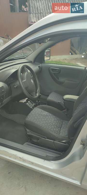 Минивэн Opel Combo 2004 в Львове фото 2 Минивэн Opel Combo 2004 в Львове