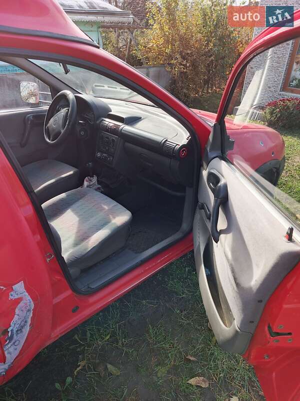 Грузовой фургон Opel Combo 1996 в Косове