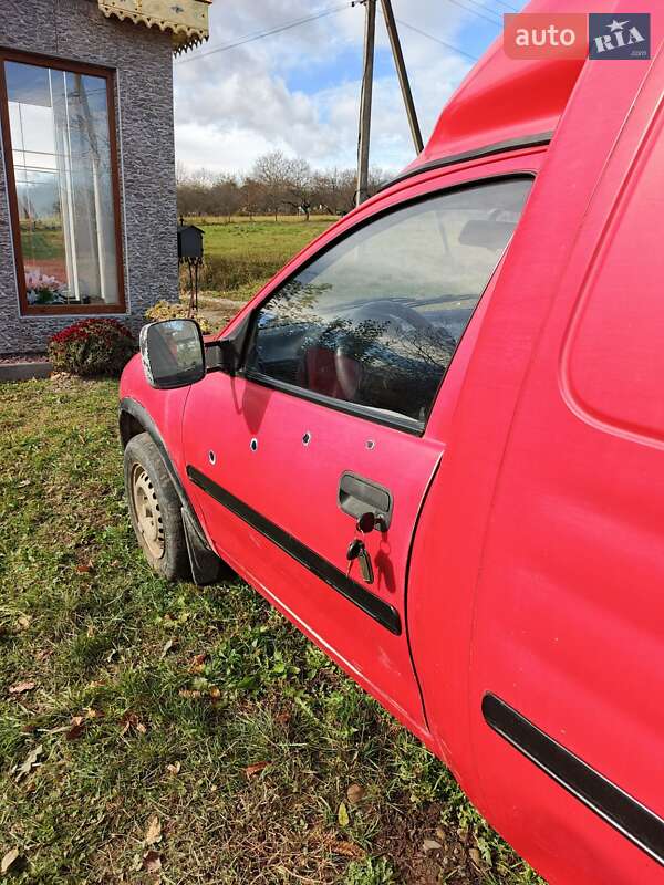 Грузовой фургон Opel Combo 1996 в Косове