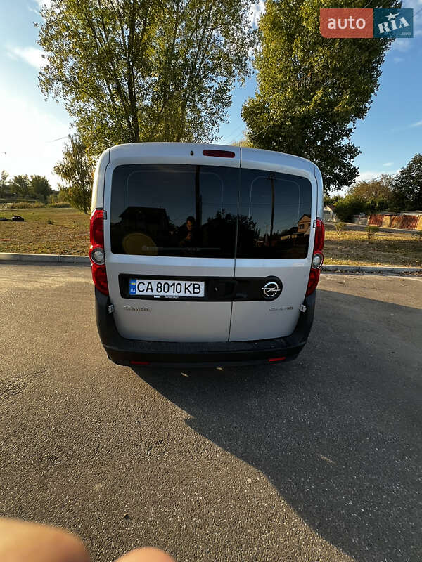 Грузовой фургон Opel Combo 2012 в Борисполе