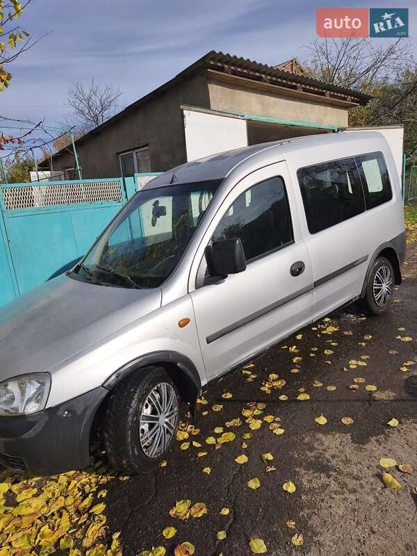 Минивэн Opel Combo 2002 в Первомайске