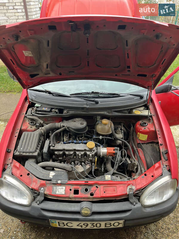 Вантажний фургон Opel Combo 1995 в Львові