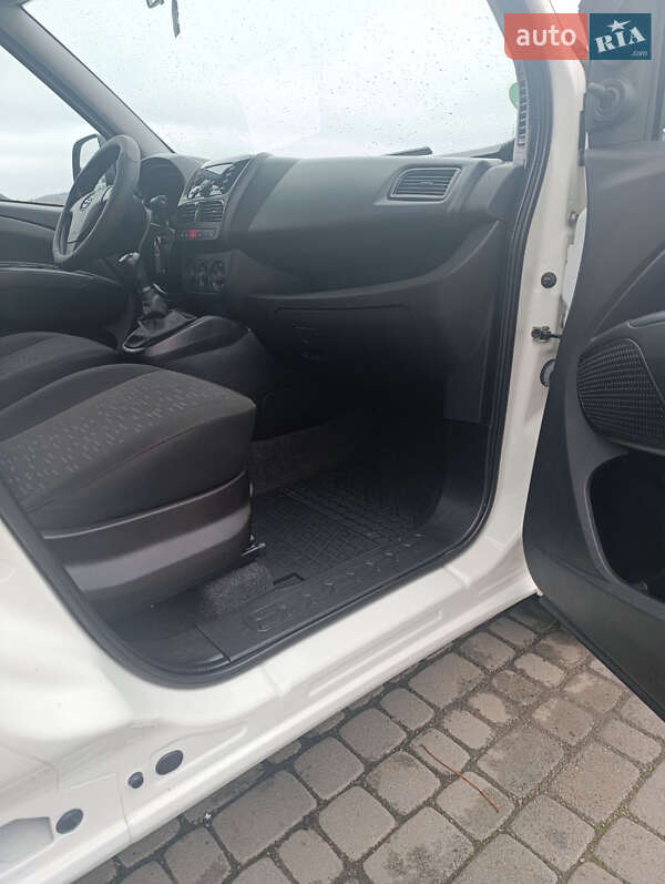 Минивэн Opel Combo 2017 в Черновцах