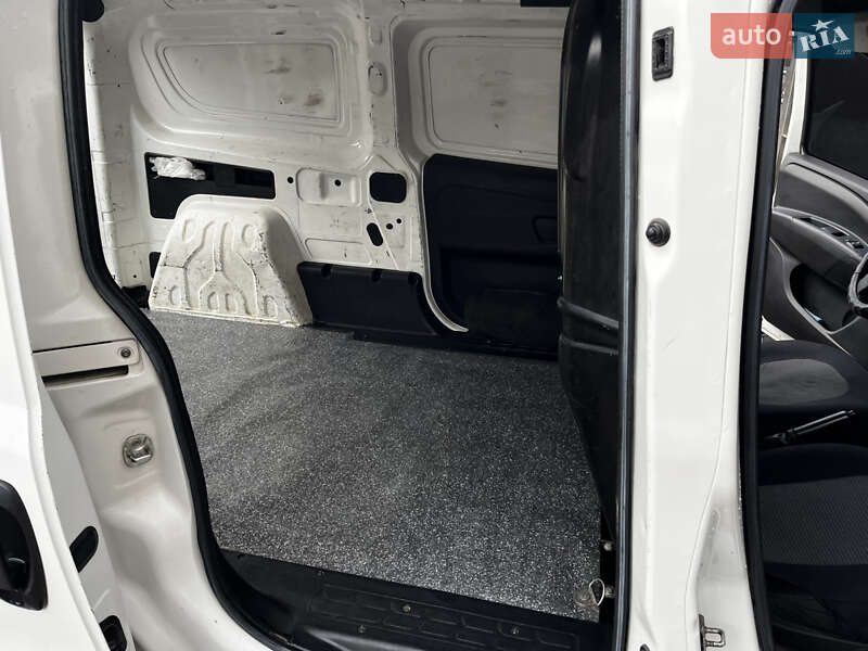 Вантажний фургон Opel Combo 2013 в Коломиї