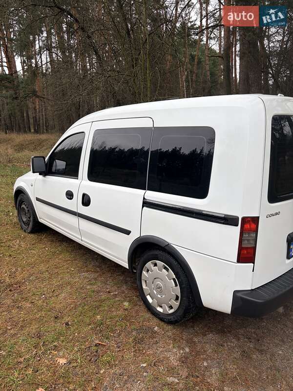 Минивэн Opel Combo 2010 в Житомире