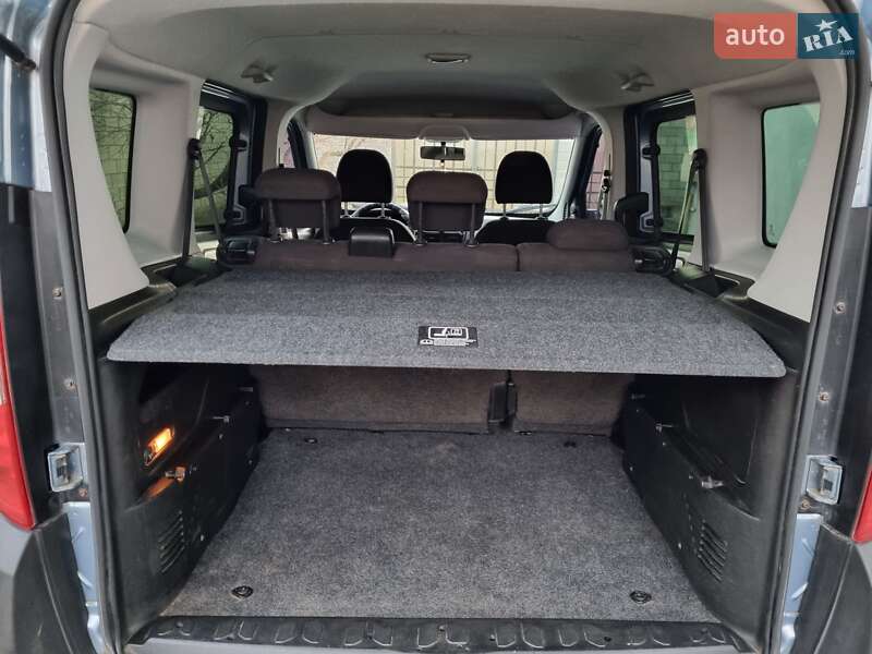 Минивэн Opel Combo 2012 в Ровно