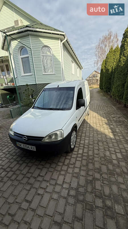 Вантажний фургон Opel Combo 2005 в Костопілі