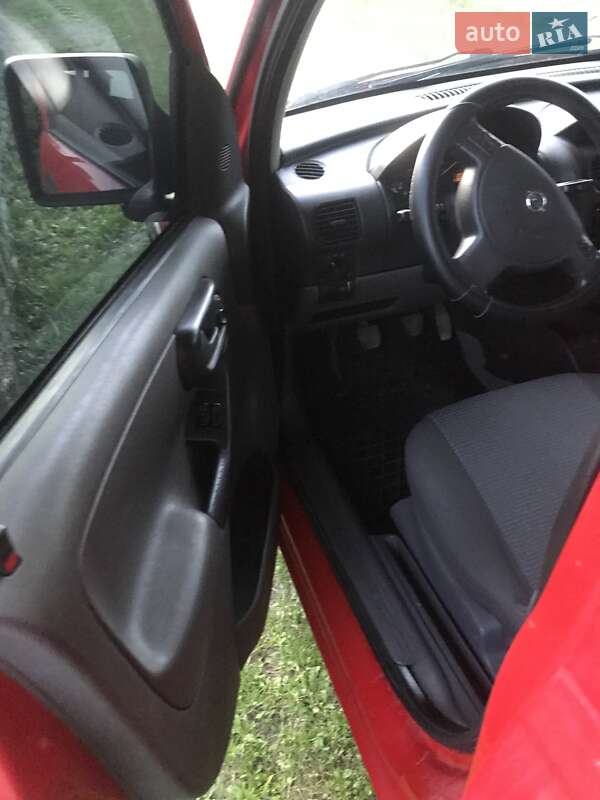 Грузовой фургон Opel Combo 2004 в Кременце