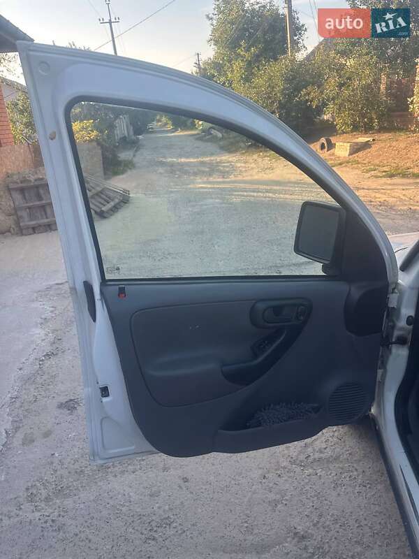 Мінівен Opel Combo 2005 в Дніпрі