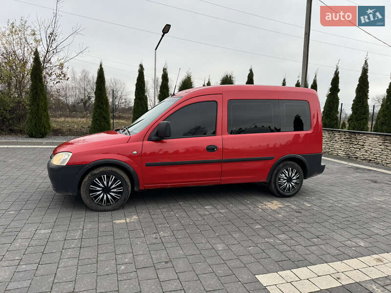 Минивэн Opel Combo 2003 в Почаеве