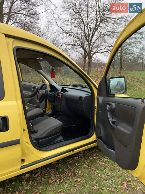 Минивэн Opel Combo 2011 в Ивано-Франковске