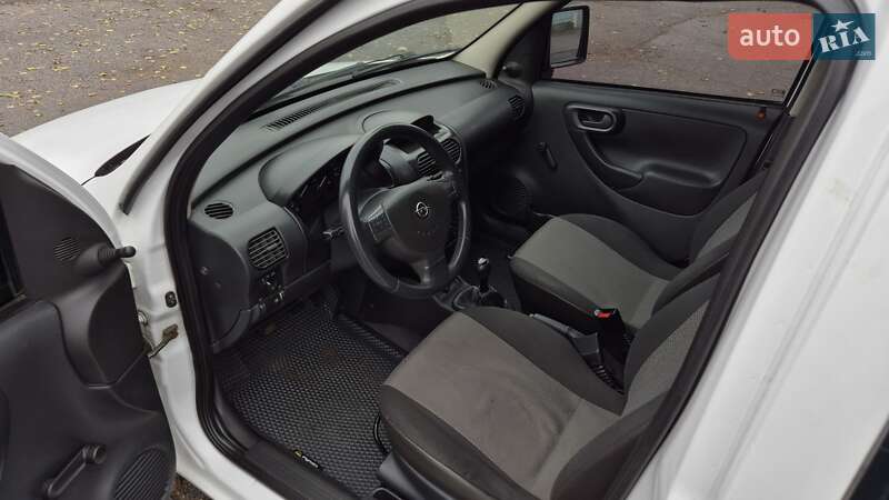 Вантажний фургон Opel Combo 2011 в Черкасах
