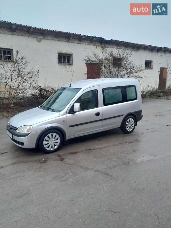 Минивэн Opel Combo 2005 в Казатине