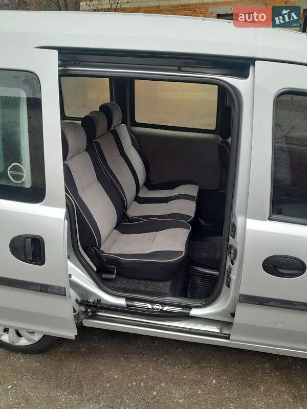 Минивэн Opel Combo 2005 в Казатине