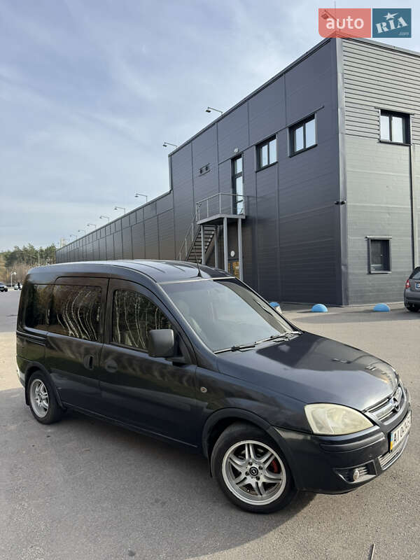 Минивэн Opel Combo 2005 в Киеве