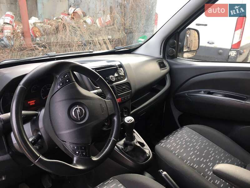 Вантажний фургон Opel Combo 2018 в Києві