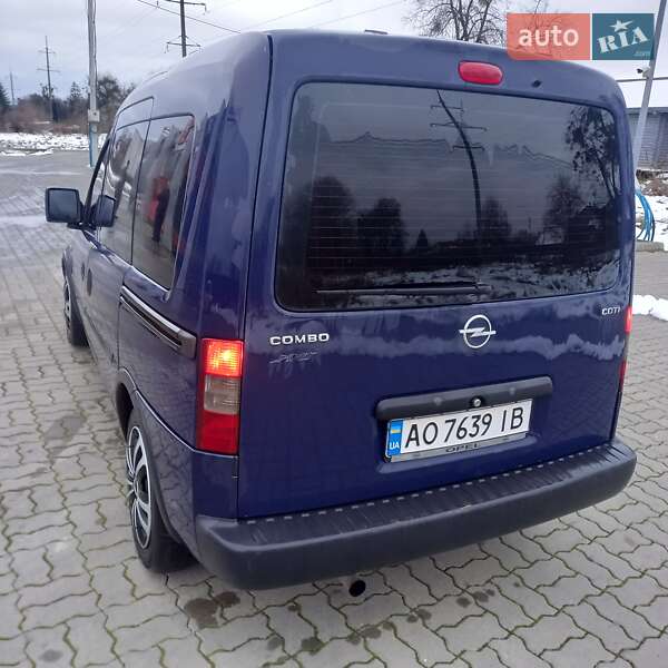 Минивэн Opel Combo 2008 в Стрые