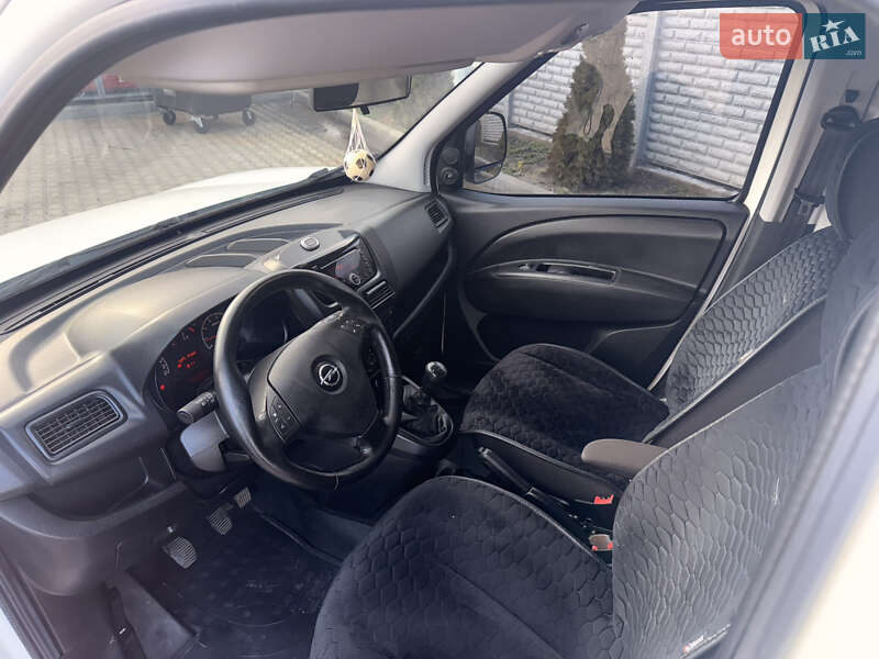 Інші вантажівки Opel Combo 2012 в Дніпрі