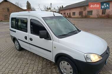 Мінівен Opel Combo 2007 в Косові