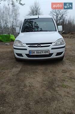 Мінівен Opel Combo 2008 в Глинне