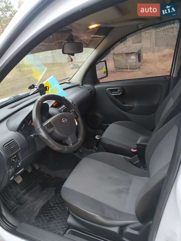 Минивэн Opel Combo 2008 в Глинном