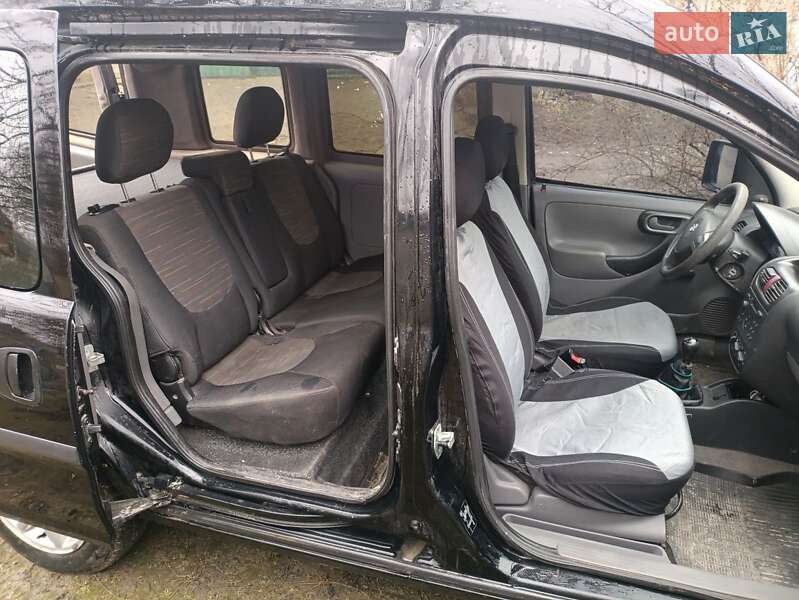 Минивэн Opel Combo 2004 в Борщеве