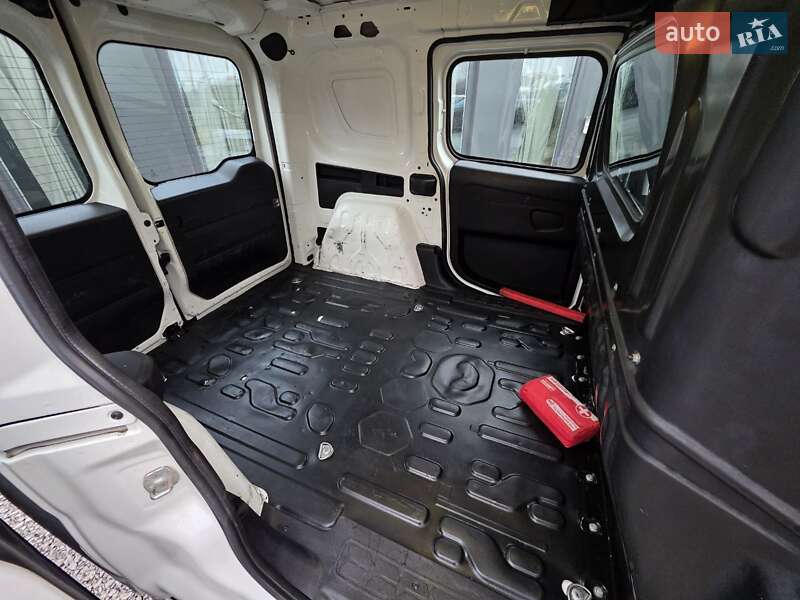 Вантажний фургон Opel Combo 2018 в Тернополі фото 20 Вантажний фургон Opel Combo 2018 в Тернополі