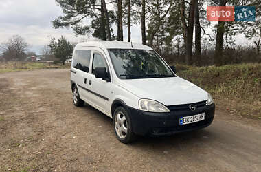 Минивэн Opel Combo 2006 в Сарнах