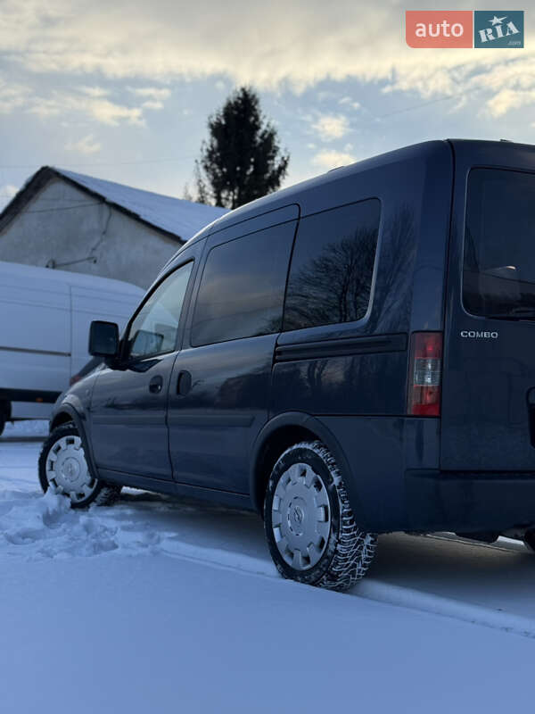Минивэн Opel Combo 2007 в Микулинцах