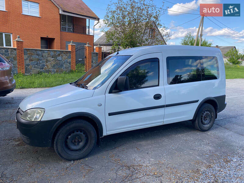 Минивэн Opel Combo 2009 в Звягеле
