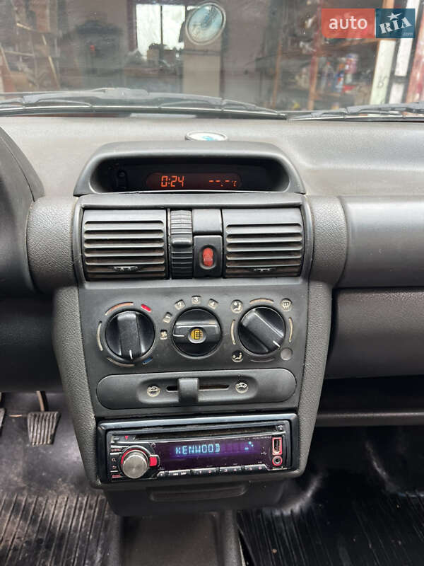 Грузовой фургон Opel Combo 1995 в Львове