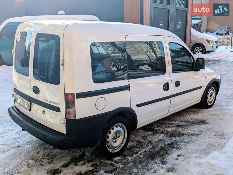 Минивэн Opel Combo 2006 в Калуше