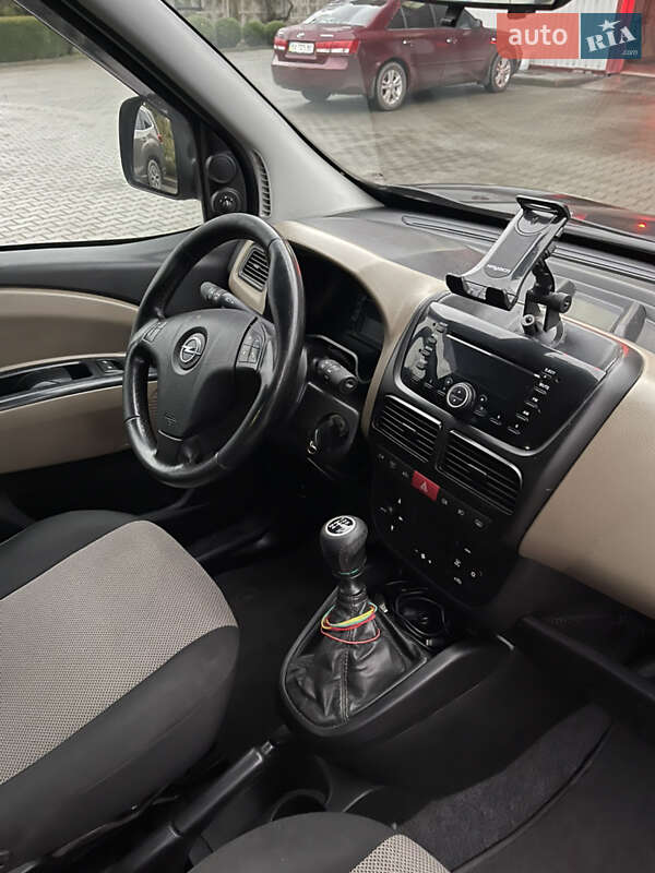 Минивэн Opel Combo 2012 в Хмельницком