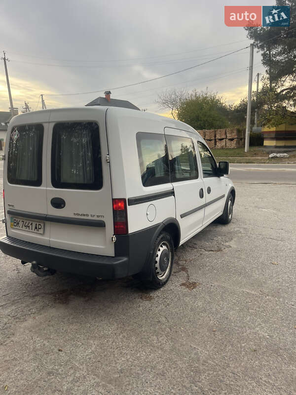 Минивэн Opel Combo 2003 в Нетешине