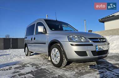 Минивэн Opel Combo 2009 в Ровно