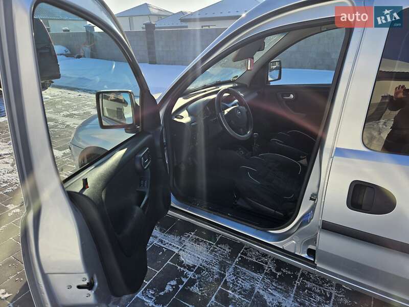 Минивэн Opel Combo 2009 в Ровно фото 6 Минивэн Opel Combo 2009 в Ровно