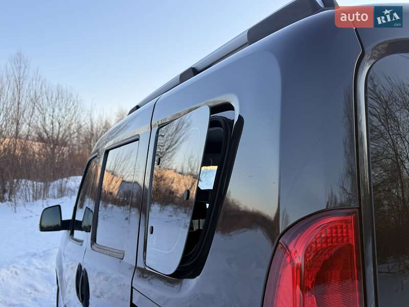 Мінівен Opel Combo 2012 в Трускавці