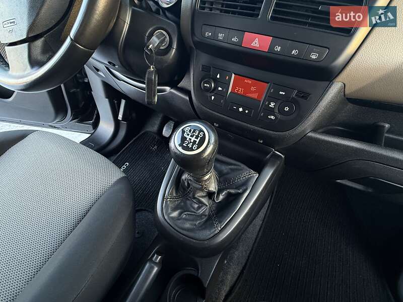 Мінівен Opel Combo 2012 в Трускавці