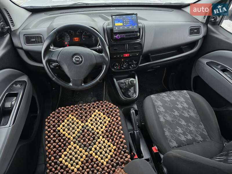 Минивэн Opel Combo 2012 в Калуше