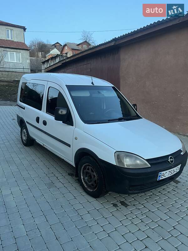 Минивэн Opel Combo 2003 в Турке