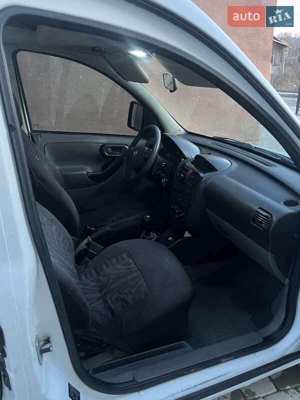 Минивэн Opel Combo 2003 в Турке
