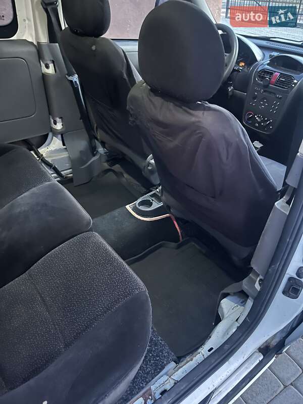 Минивэн Opel Combo 2003 в Турке