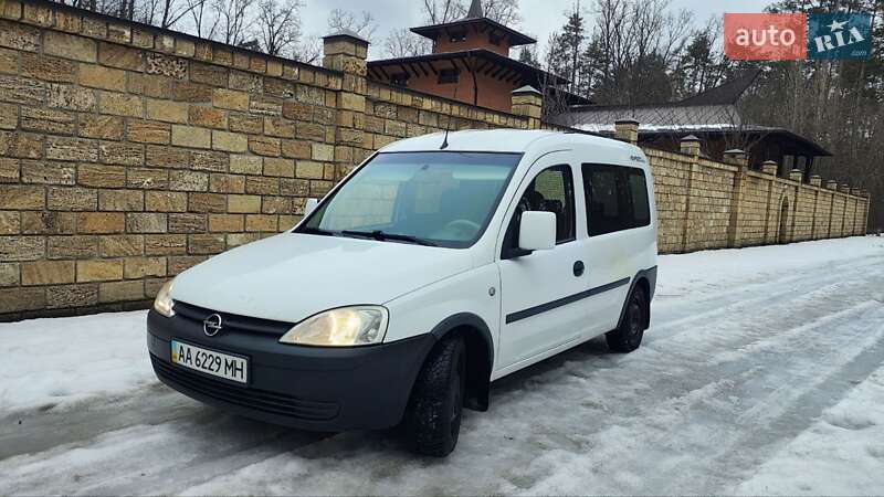 Мінівен Opel Combo 2011 в Києві фото Мінівен Opel Combo 2011 в Києві